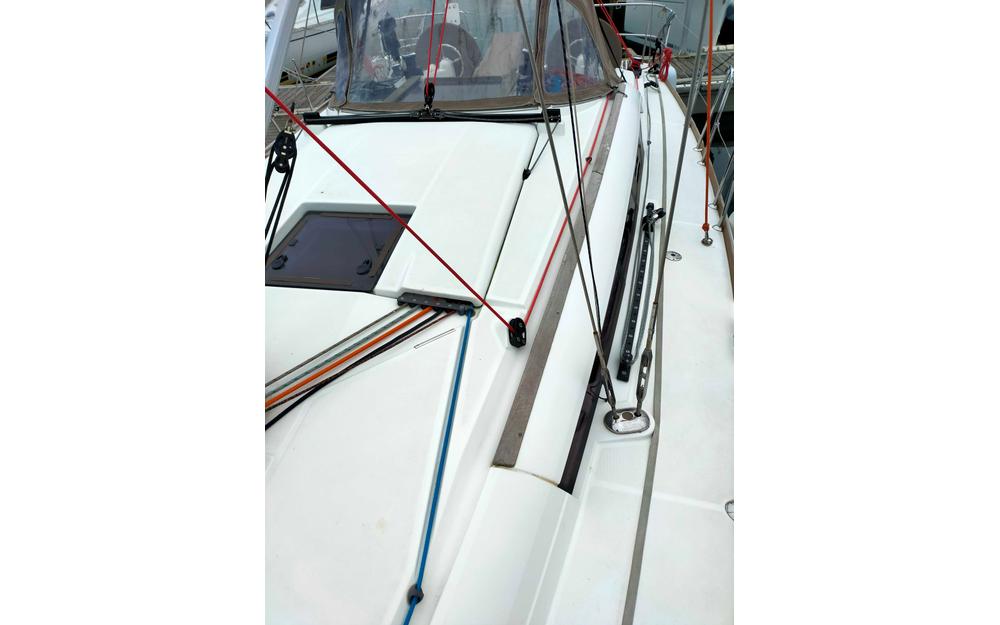 slider 5 Jeanneau Sun Odyssey 379